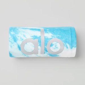New with tags: ALO Tie-Dye Grounded No-Slip Towel